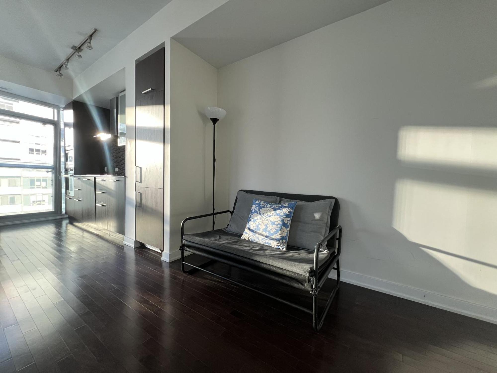 Grand Royal Suites Toronto Bilik gambar